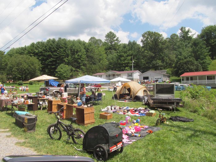 The US 21 Road Market Is The Biggest Yard Sale In North Carolina