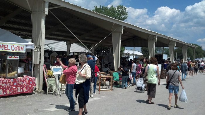 8 Of The Best Flea Markets In Illinois For Bargain Shopping