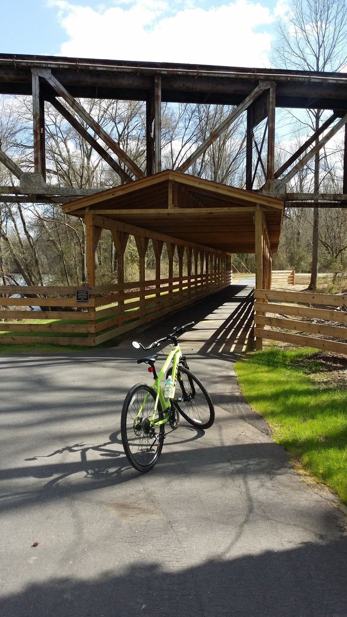 8 Beautiful And Easy Bike Trails In South Carolina Everyone Will Love