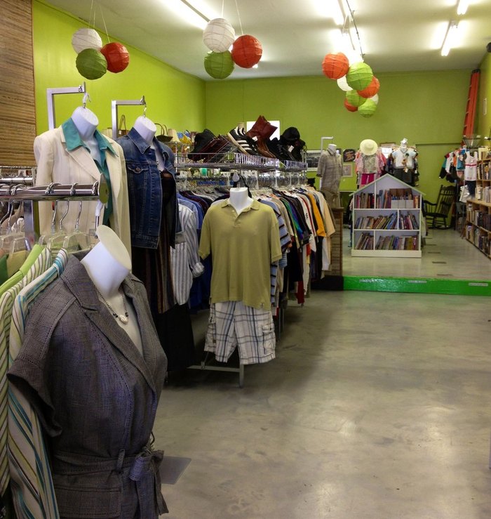 Ultimate Guide to Thrift Stores in France · Persnickety Living