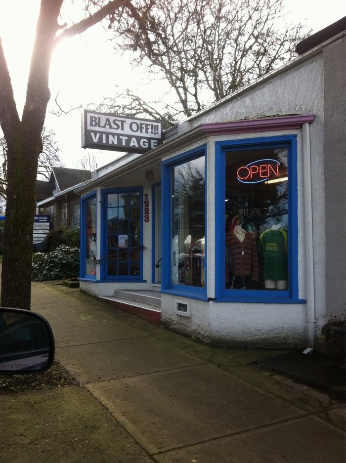 The 9 Best Thrift Stores In Oregon Where You'll Find All Kinds Of Treasures