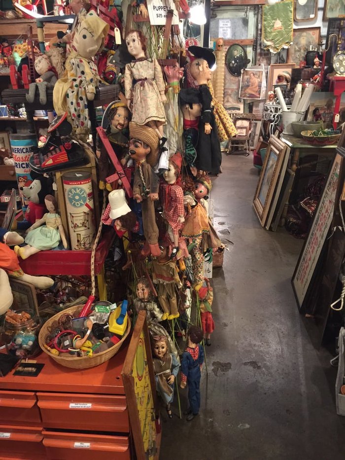 13 Texas Thrift and Vintage Shops You Shouldn't Skip