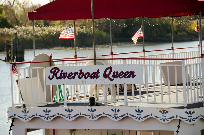 riverboat queen the refreshments