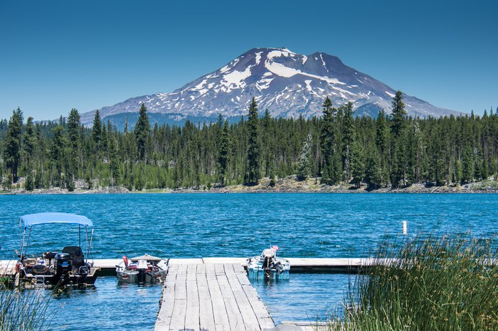 This Volcano Rimmed Lake In Oregon Is A Perfect Place To Visit In The 