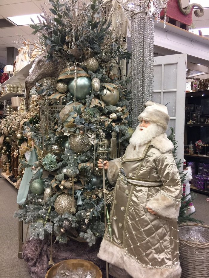 Holiday Warehouse Is The Best Year-Round Christmas Store In Texas