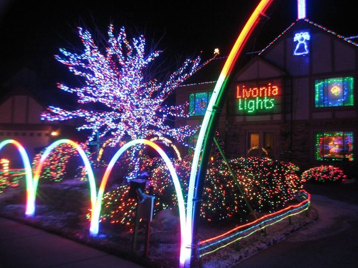 A Holiday Road Trip To See The Best Holiday Lights Near Detroit