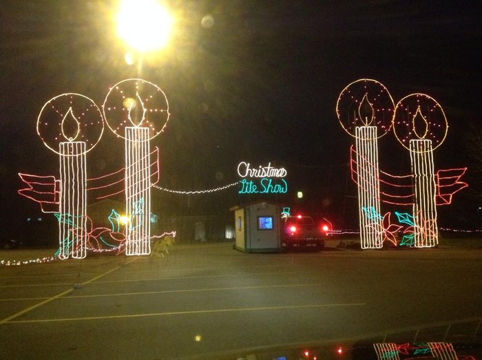 Christmas Lite Show Is Best Christmas Tunnel In Michigan