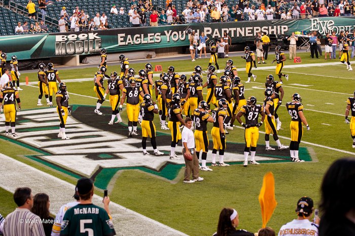 The Philadelphia Eagles need to fix their uniforms % - William F. Yurasko