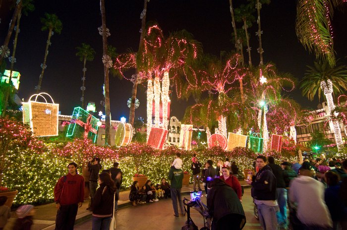 The Mesmerizing Christmas Display In Southern California With Over 5 ...