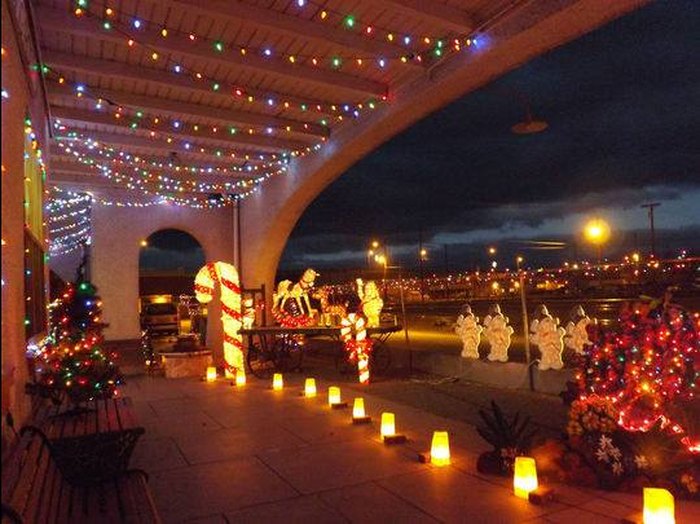 The Bugg Lights In Belen Are A Dazzling New Mexico Christmas Tradition