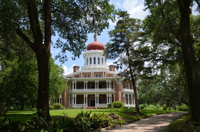The Historic Small Town That Every Mississippian Should Visit At Least Once