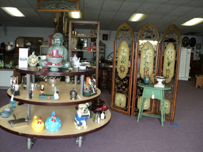 The Town Of Sandwich Has The Mose Antique And Vintage Shops In Illinois
