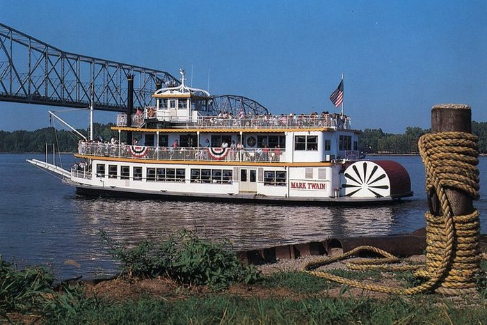 mississippi river boat