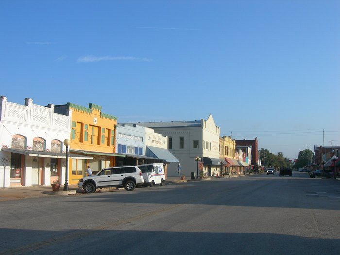 Texas' Quietly Hot Small Town: Everything You Need to Know About Hollywood  Favorite Smithville - Round Top