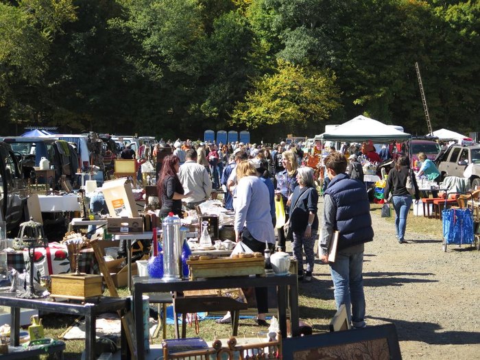 Visit Elephants Trunk Flea Market In New Milford Connecticut 5754