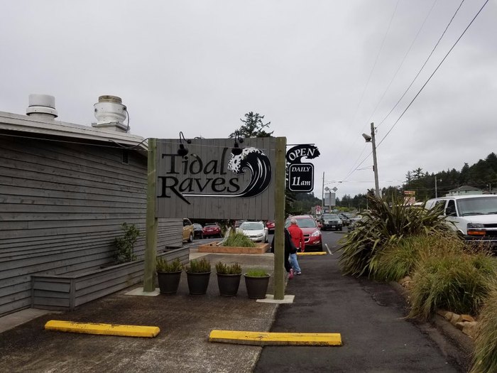 Tidal Raves Is A Secluded Restaurant In Oregon That Looks Straight Out