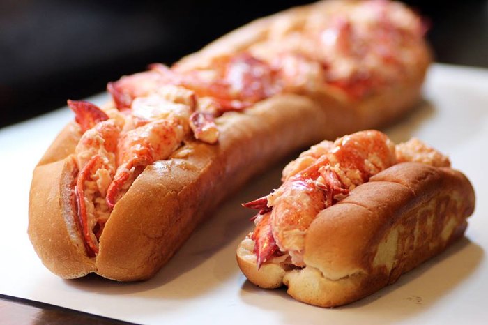 Pauli's In Boston Has The World's Largest Lobster Roll
