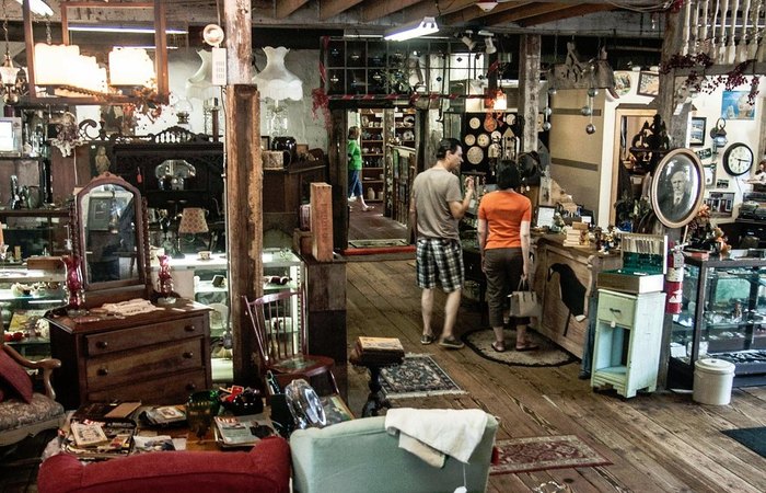 Antique shops in Rhode Island: Where to find vintage treasures