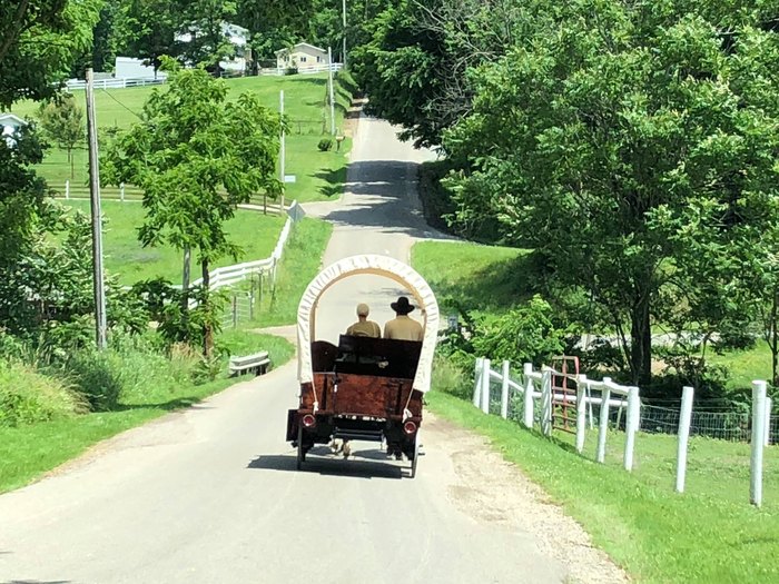 amish country self guided tours