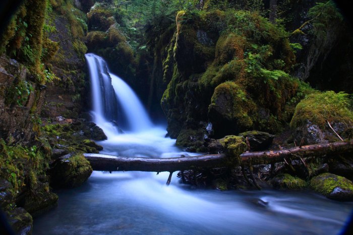 Here's A Bucket List Of The Best Hikes In Alaska For Waterfall Lovers