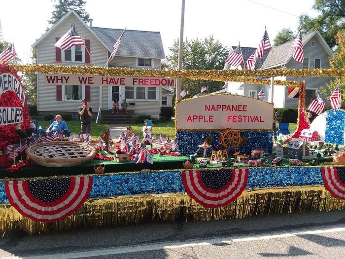 Nappanee Apple Festival In Indiana Is Home To The Biggest Apple Pie