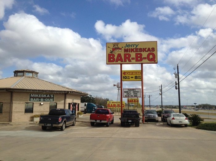 Mikeska's Bar-B-Q Is The Most Unusual Restaurant In Texas