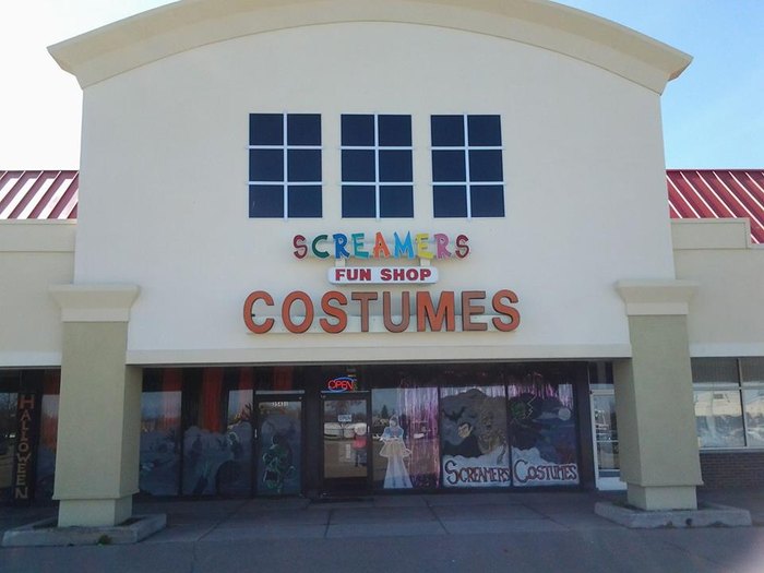 Screamers Costumes Is Most Epic Halloween Store In Michigan
