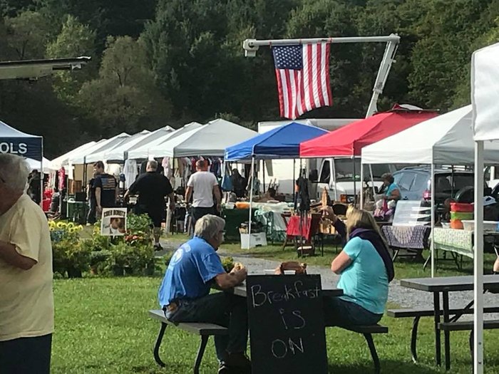 Wilmington Antique & Flea Market: An Outdoor Marketplace In Vermont