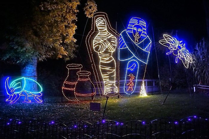 Visit Utah's Hogle Boo Lights This Fall For Fun Family Activity