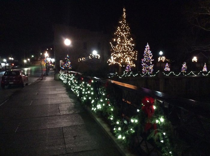 A Chagrin Falls Christmas On This Sweet Street Can't Be Beat