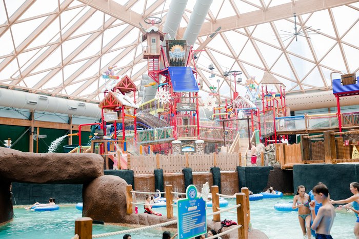 Virginia's Indoor Lazy River Is The Perfect Activity For Winter