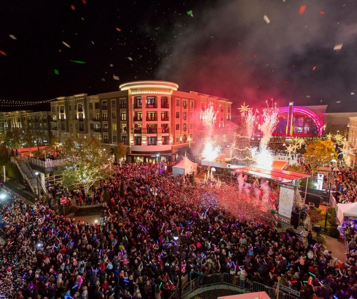 The Lighting of Avalon In Comes Alive This Holiday Season