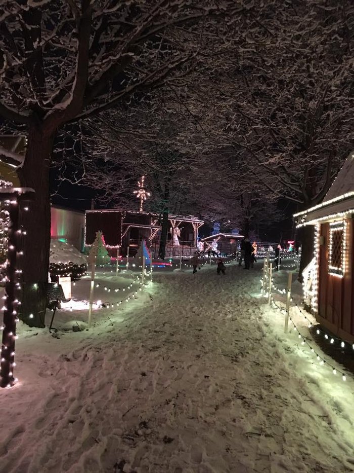 Overly's Country Christmas Is Best Christmas Display In Pennsylvania