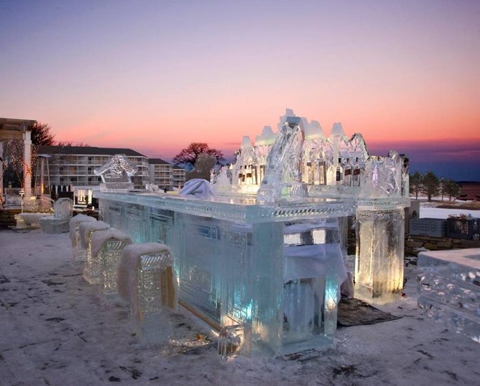 This Beautiful Bar In Maine Is Made Of 20,000 Pounds Of Crystal Clear Ice