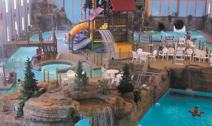 22 Indoor Water Parks Near Chicago for a Much Needed Winter Escape