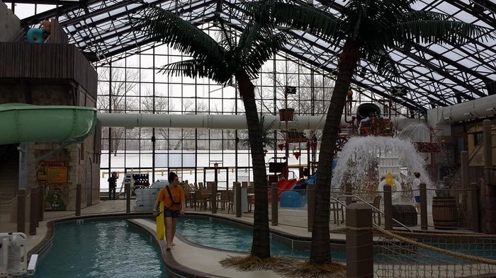 22 Indoor Water Parks Near Chicago for a Much Needed Winter Escape