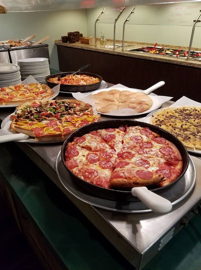 Greco's Italian Restaurant In Wheeling Has A Delicious Daily Pizza Buffet