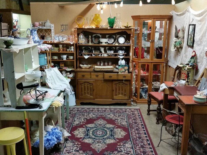 Little Shop In The Woods In Mentone, Indiana Is A Hidden Antique Store