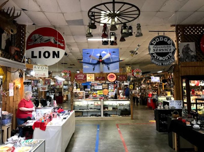 The 49 Flea Market In Mississippi Has An Incredible Amish Store