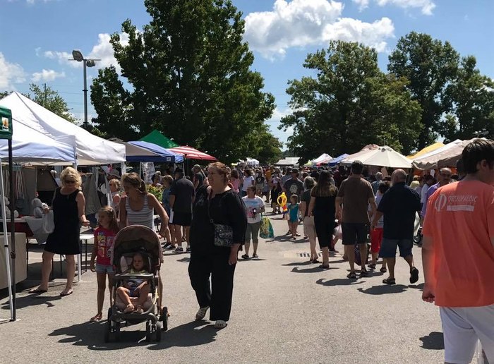 Carbondale Farmer's Market In Illinois Is An Outdoor Marketplace