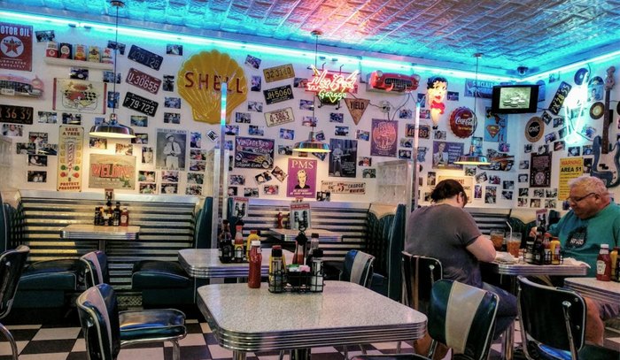 Hot Rod's 50s Style Diner In Alcoa, Tennessee Has The Best Burgers ...