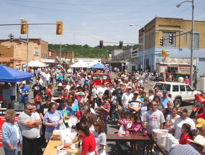 Visit The Strawberry Capital Of The World At The Stilwell Strawberry