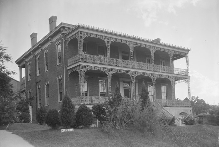 Duff Green Mansion: The Most Haunted Hotel In Mississippi