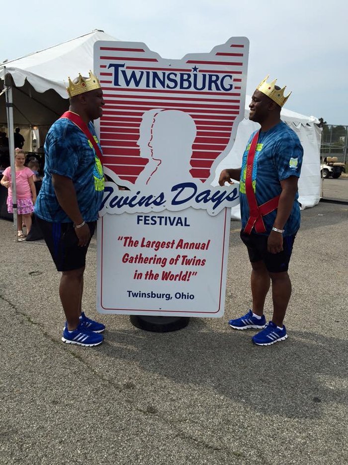 World's Largest Twins Festival In Ohio Twinsburg Twins Days