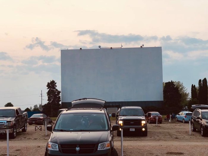drive in movie theaters in illinois
