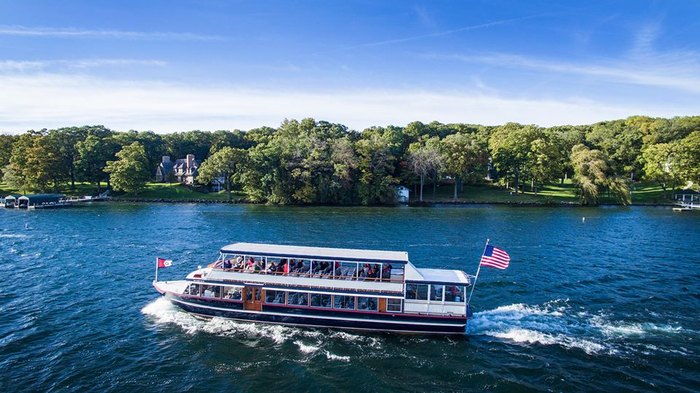 lake geneva cocktail cruise