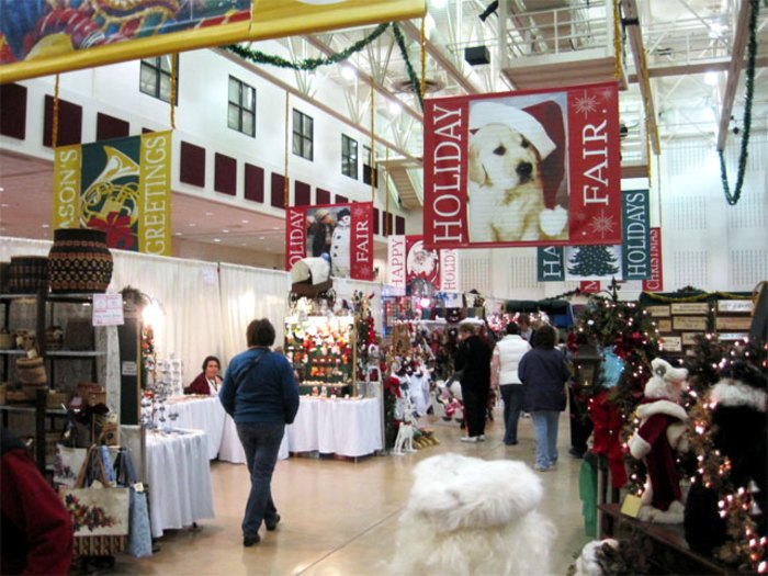 One Of Wisconsin's Biggest Craft Shows The Holiday Fair
