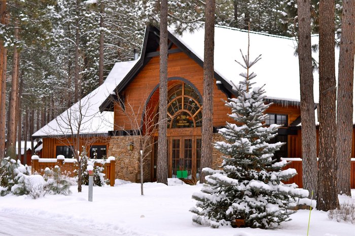 FivePine Lodge In Sisters, Oregon Is The Perfect Winter Getaway