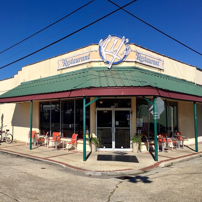 KY's Olde Towne Bicycle Shop Restaurant: A Po'Boy Eatery Near New Orleans