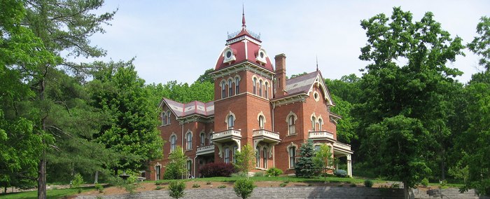 Historic Bed And Breakfast In Indiana: Schenck Mansion